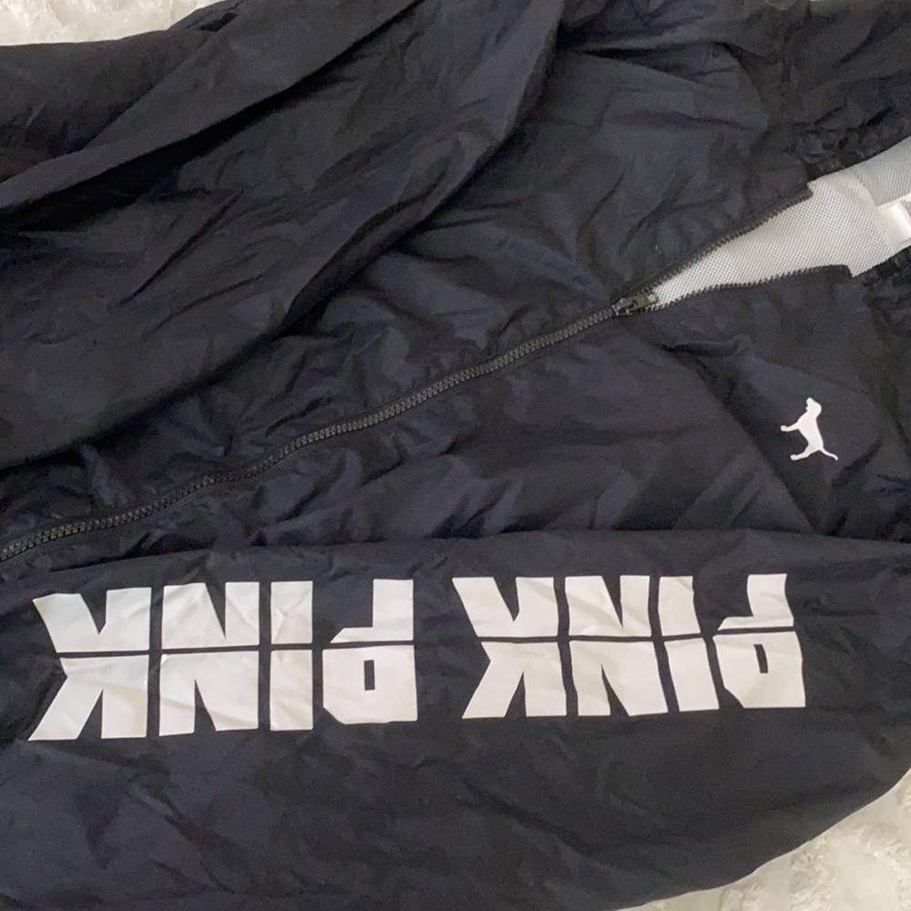 Victoria’s Secret PINK windbreaker - Picture 2 of 3